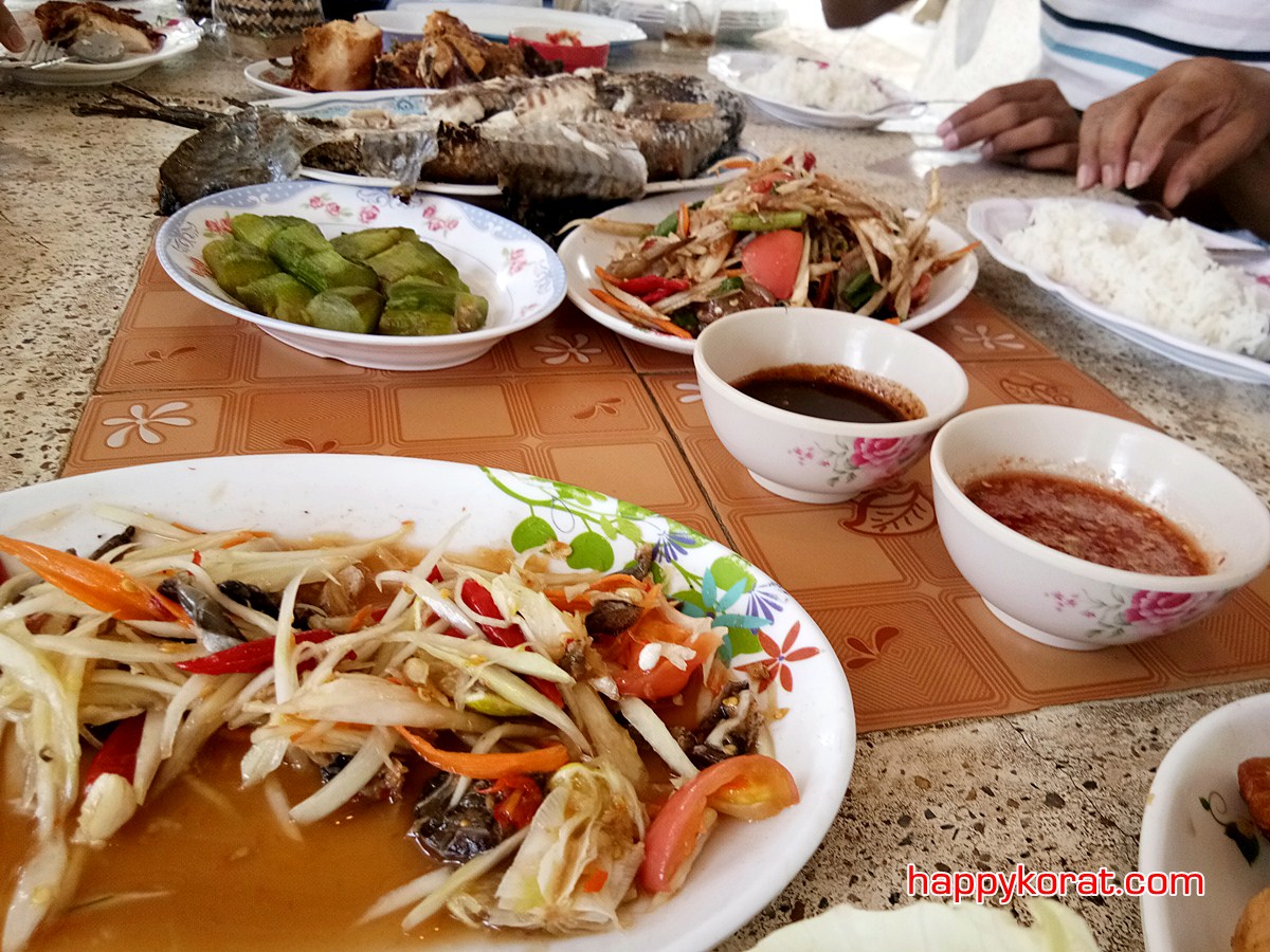 ร้านป้าทอง ปลาเผา ส้มตำแซ่บเว่อร์ ลำตะคอง