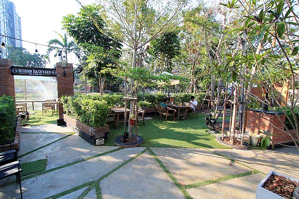  “Hidden Backyard” นั่งชิลล์ในสวนหลังบ้าน อิ่มหนำกับเมนูอร่อย