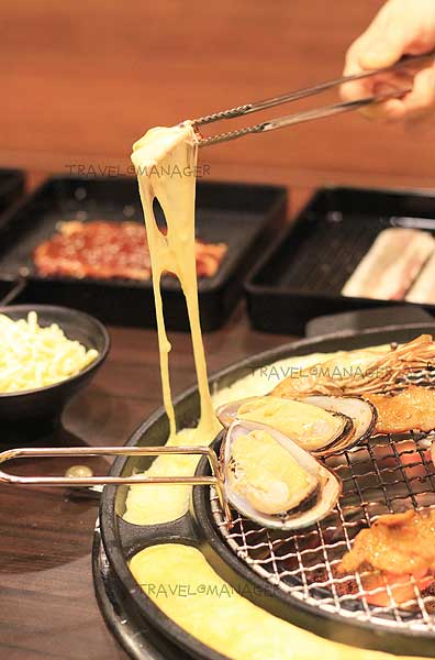 “KING GRILL” อิ่มจัดหนัก บุฟเฟต์ปิ้งย่างเกาหลี รสดีชีสยืด