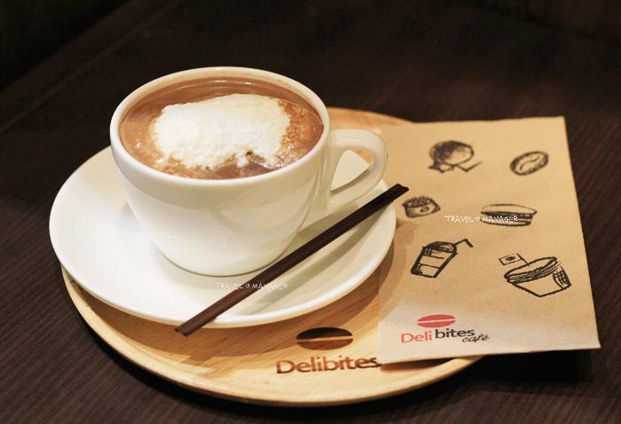  “Delibites Café” ร้านเก๋นั่งสบาย หลากหลายเบเกอรี่ ชวนกิน-ดื่ม