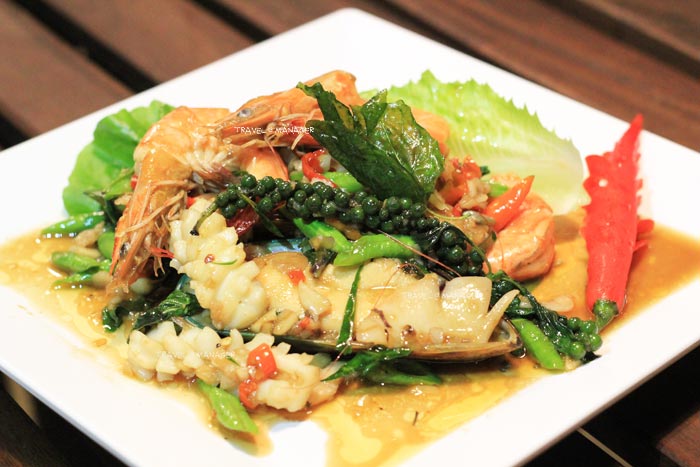 “Bangkok Seafood Market” อร่อยเด็ดอาหารทะเลสด นั่งชิลล์ชมวิวเจ้าพระยา